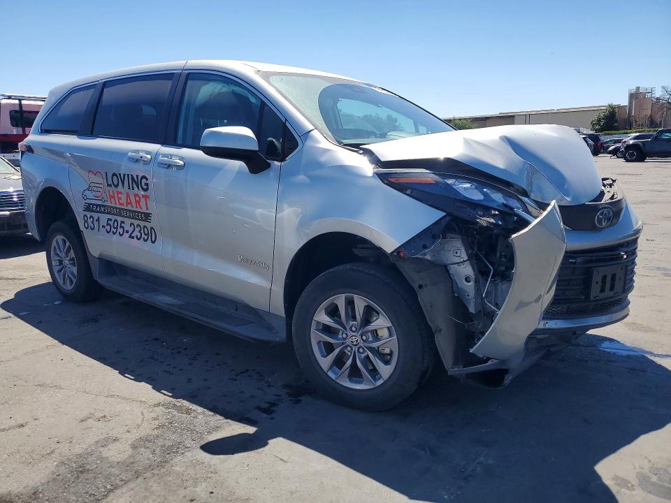 2024 Toyota Sienna VIN 5TDKRKEC1RS200375 COPART salvage auction — FRONT END, CA - SALVAGE CERTIFICATE, sold $11,700 on 2026-07-28 (photo 4)