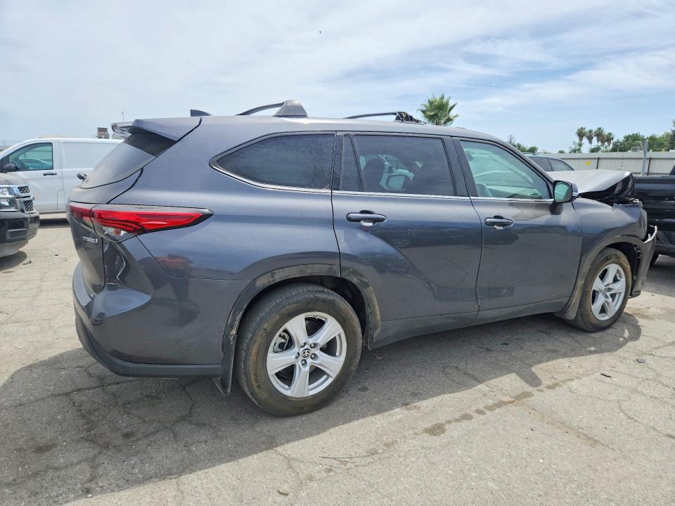2022 Toyota Highlander VIN 5TDBBRCH7NS550339 COPART salvage auction — FRONT END, Ca - Salvage Certificate, sold $10,400 on 2026-07-17 (photo 3)