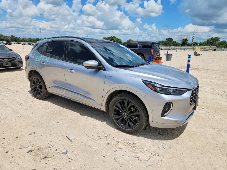 2023 Ford Escape VIN 1FMCU9PA7PUB10983 COPART salvage auction — REAR END, Tx - Salvage Vehicle Title, sold $150 on 2026-07-30 (photo 4)