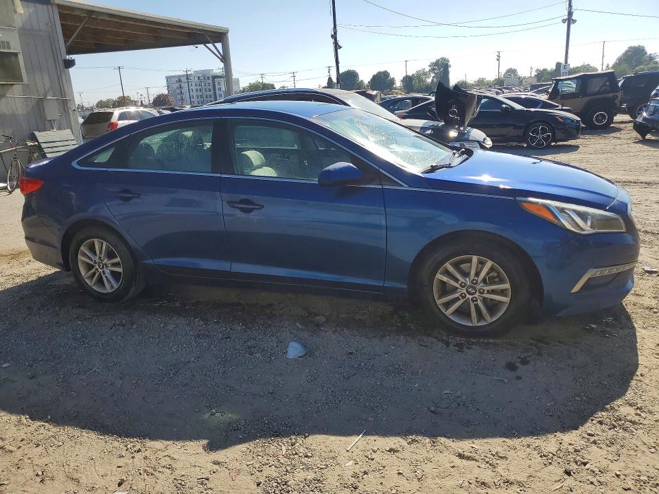 2015 Hyundai Sonata VIN 5NPE24AFXFH079487 COPART salvage auction — MINOR DENT/SCRATCHES, Ca - Dis/Dlr/Exp Only Clean Title, sold $575 on 2026-07-02 (photo 4)