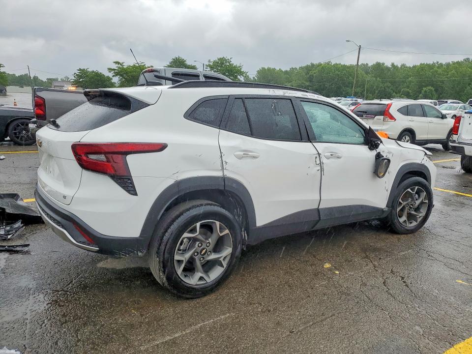 2025 Chevrolet Trax VIN KL77LHEPXSC338630 COPART salvage auction — ROLLOVER, Il - Certificate Of Title, sold $5,500 on 2026-07-27 (photo 3)