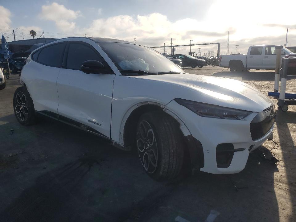 2021 Ford Mustang VIN 3FMTK4SE2MMD99774 COPART salvage auction — REAR END, Salvage Title, sold $5,000 on 2026-08-21 (photo 4)