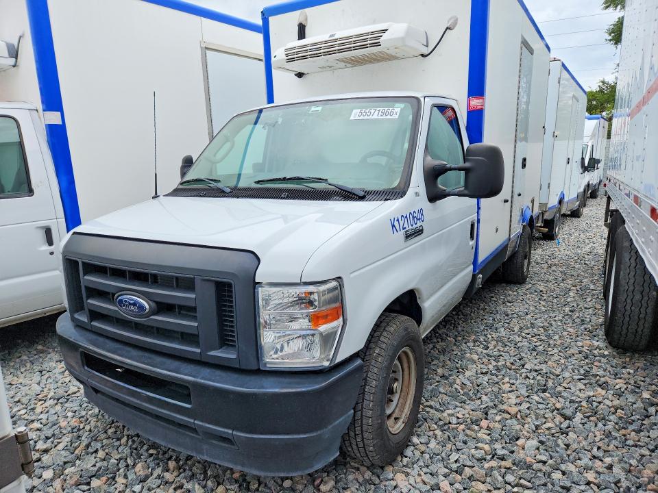 2024 Ford Econoline VIN 1FDWE3FN8RDD04324 COPART salvage auction — MINOR DENT/SCRATCHES, Fl - Certificate Of Title, sold $15,000 on 2026-07-29 (photo 5)