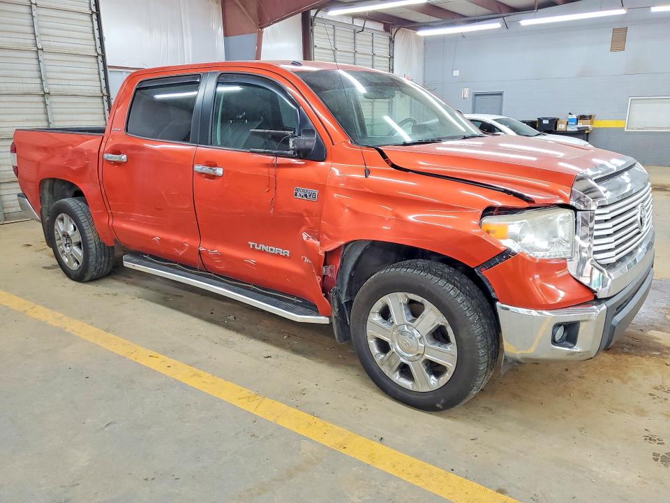 2017 Toyota Tundra VIN 5TFFY5F18HX226614 COPART salvage auction — SIDE, Salvage Title, sold $225 on 2026-07-29 (photo 4)