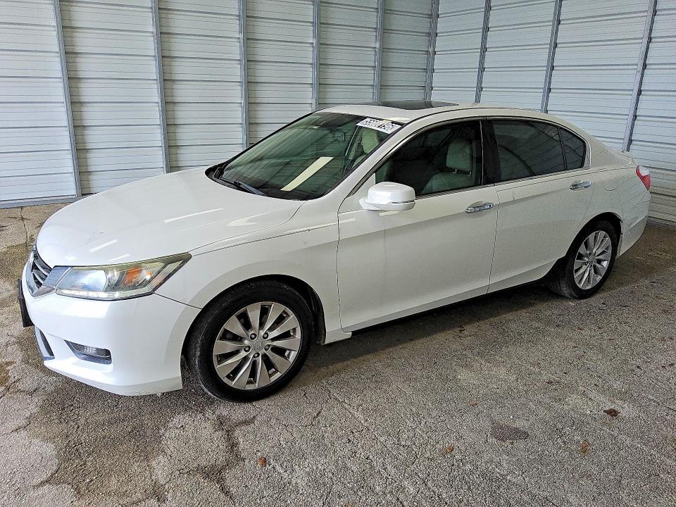 2015 Honda Accord VIN 1HGCR3F87FA034622 COPART salvage auction — MINOR DENT/SCRATCHES, Fl - Certificate Of Title, sold $5,700 on 2026-07-09 (photo 1)