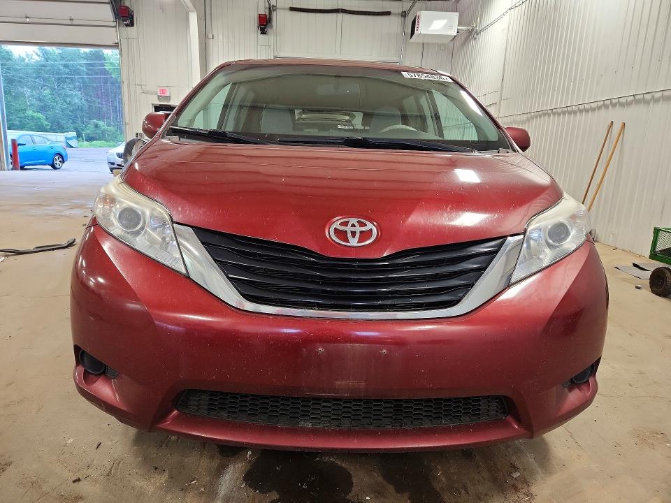 2013 Toyota VIN 5TDKK3DC4DS386840 COPART salvage auction — REAR END, Mn - Cert Of Title-Salvage, sold $250 on 2026-07-16 (photo 5)