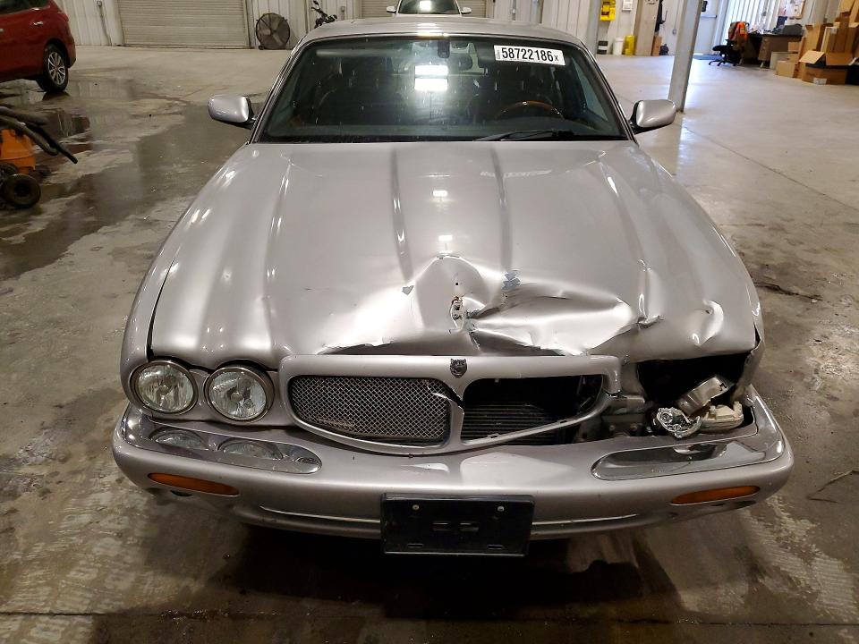 2000 Jaguar Xjr VIN SAJDA15B8YMF03038 COPART salvage auction — FRONT END, MN - CERT OF TITLE-SALVAGE, sold $70 on 2026-07-27 (photo 5)
