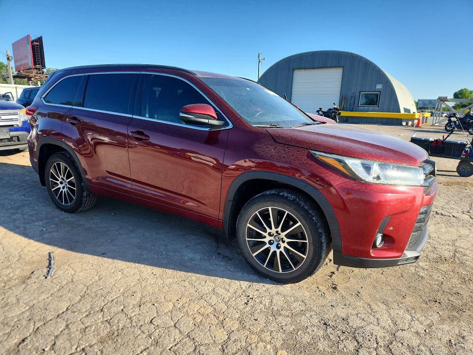 2017 Toyota Highlander VIN 5TDJZRFH8HS372058 COPART salvage auction — HAIL, Ks - Cert Of Title-Salvage, sold $11,100 on 2026-07-08 (photo 4)