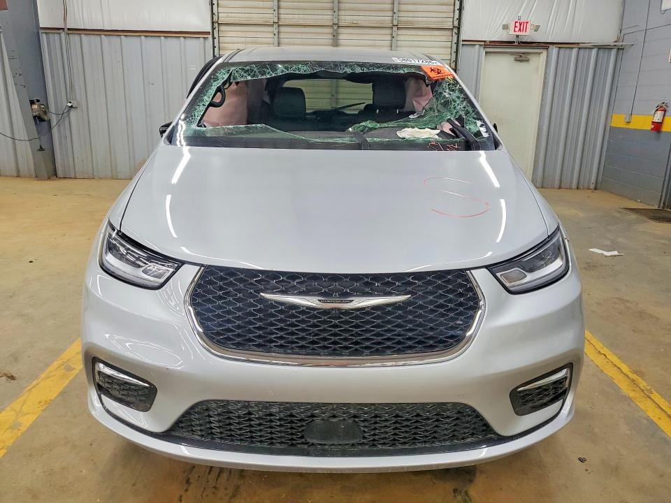 2026 Chrysler Pacifica VIN 2C4RC1BG5TR239892 COPART salvage auction — SIDE, Nc - Dlr Only Bill Of Sale, sold $10,300 on 2026-07-29 (photo 5)