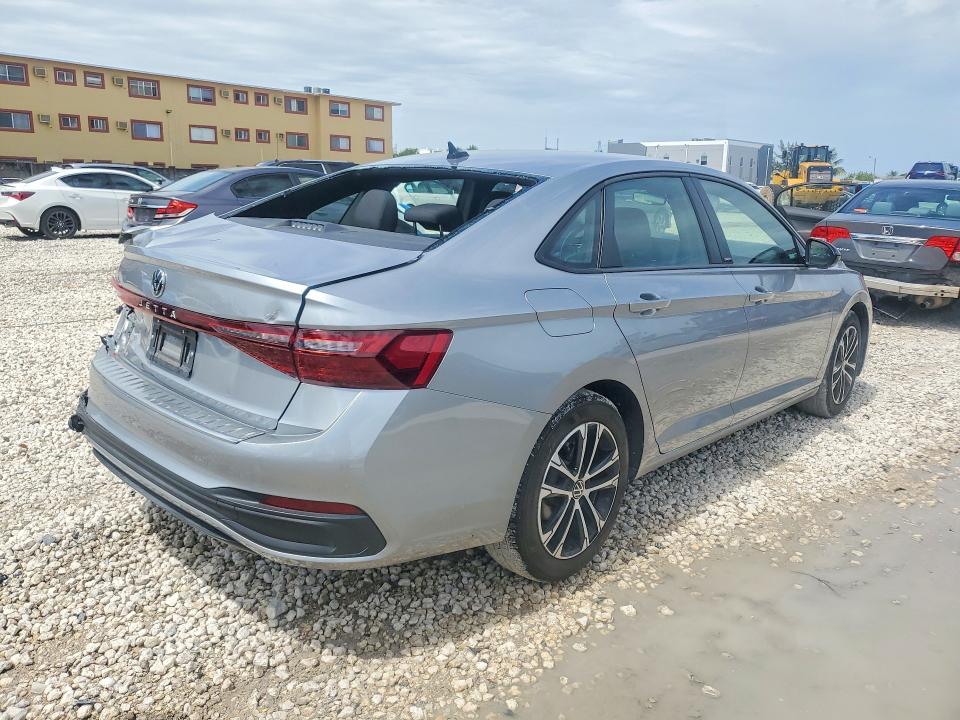 2025 Volkswagen Jetta VIN 3VWBX7BU2SM049324 COPART salvage auction — REAR END, Fl - Cert Of Title Slvg Rebuildable, sold $6,500 on 2026-07-31 (photo 3)