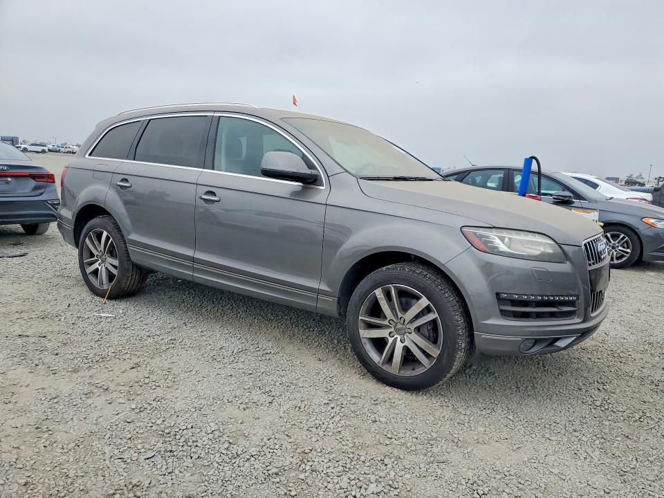 2014 Audi Q7 VIN WA1LMAFEXED003055 COPART salvage auction — MINOR DENT/SCRATCHES, Ca - Dis/Dlr/Exp Only Clean Title, sold $950 on 2026-07-24 (photo 4)