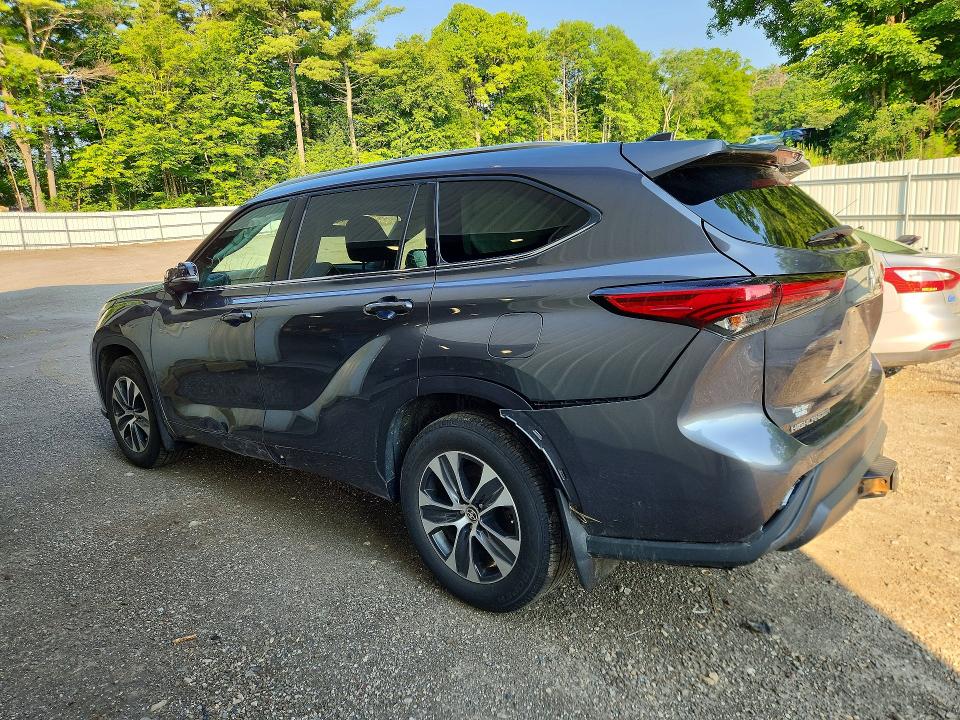 2020 Toyota Highlander VIN 5TDHZRBH5LS028829 COPART salvage auction — SIDE, Vt - Cert Of Title-Salvage Vehicle, sold $1,450 on 2026-07-27 (photo 2)