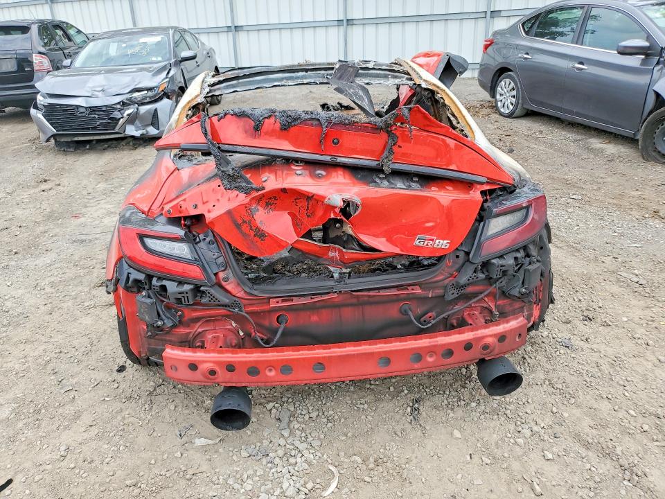 2024 Toyota Gr 86 VIN JF1ZNBE10R8755353 COPART salvage auction — BURN, Pa - Certificate Of Salvage, sold $400 on 2026-07-22 (photo 6)