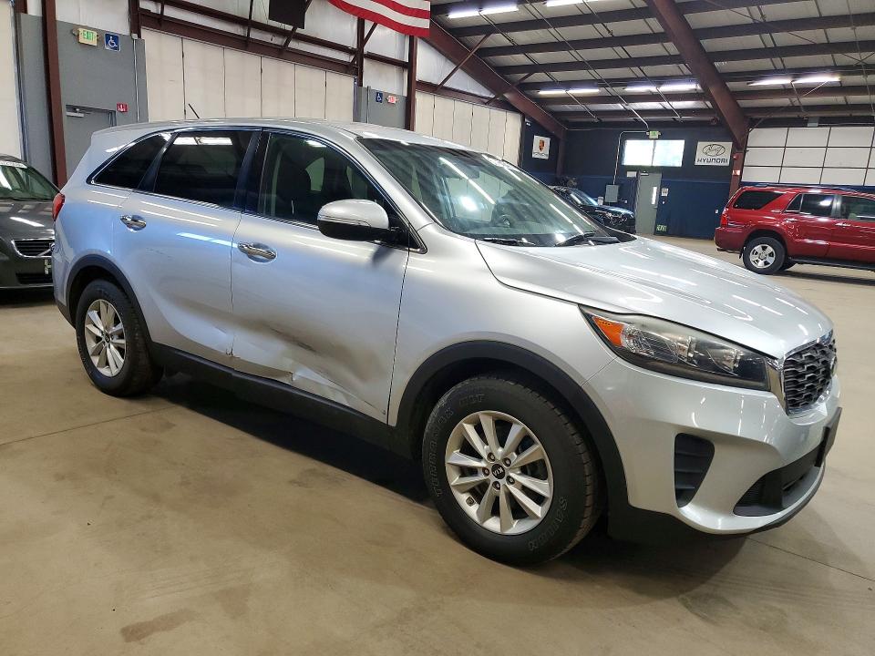 2019 Kia Sorento VIN 5XYPG4A55KG483400 COPART salvage auction — SIDE, WV - CERTIFICATE OF TITLE, sold $3,900 on 2026-07-31 (photo 4)