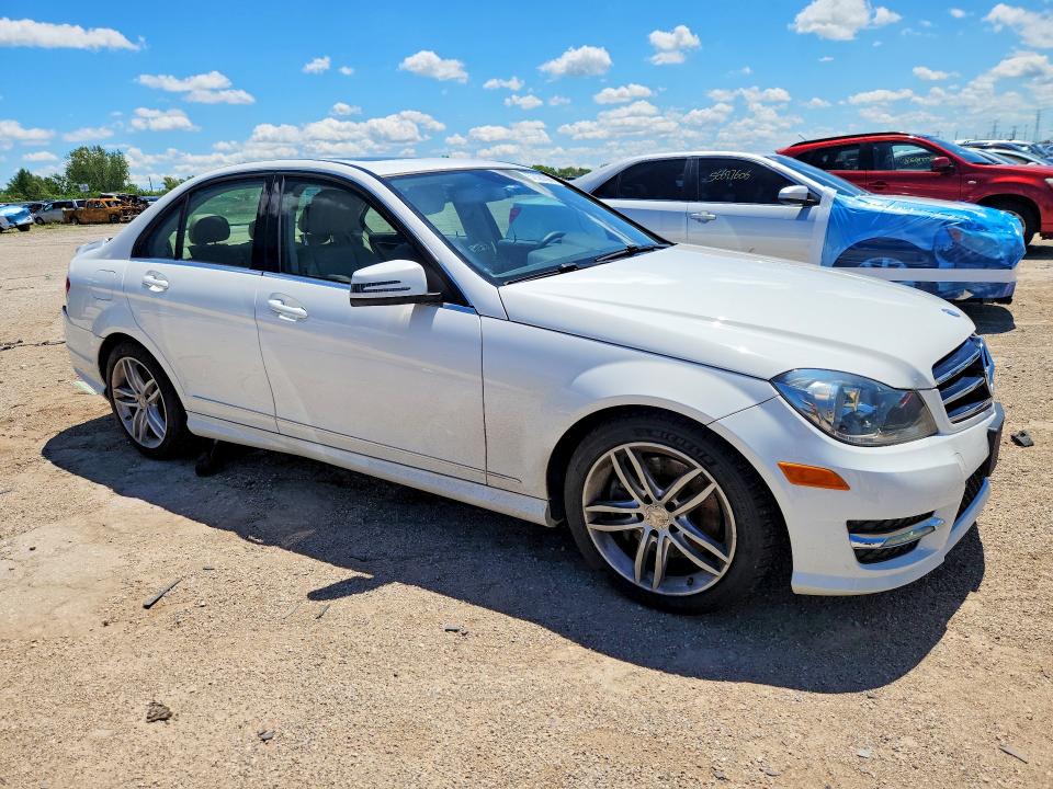 2014 Mercedes-benz C-klasse VIN WDDGF8AB1EA938429 COPART salvage auction — REAR END, Il - Salvage Certificate, sold $3,200 on 2026-07-21 (photo 4)