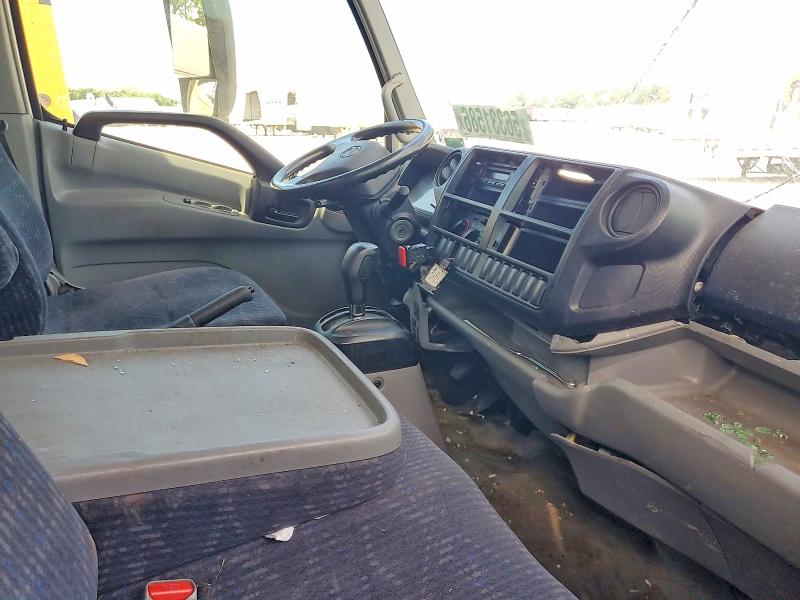 2018 Hino 195 VIN JHHSDM2H2JK006229 COPART salvage auction — FRONT END, MN - CERT OF TITLE-SALVAGE, sold $250 on 2026-07-29 (photo 8)