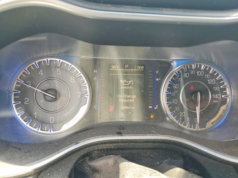 2015 Chrysler 200 VIN 1C3CCCAB6FN633429 COPART salvage auction — NORMAL WEAR, Fl - Certificate Of Title, sold $500 on 2026-07-02 (photo 9)