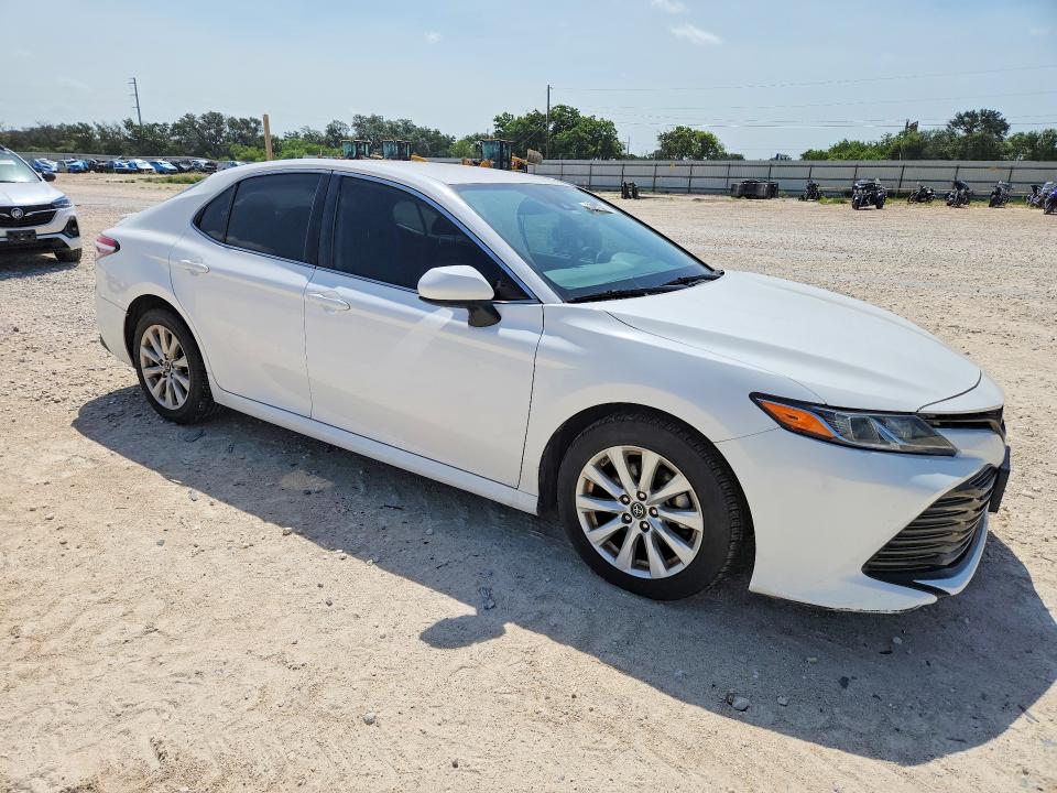 2019 Toyota VIN 4T1B11HKXKU211604 COPART salvage auction — MINOR DENT/SCRATCHES, Tx - Certificate Of Title, sold $12,500 on 2026-07-02 (photo 4)
