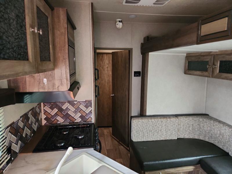 2018 Foresriver VIN 4X4TPTE28JP072619 COPART salvage auction — HAIL, OK - CERT OF TITLE-SALVAGE, sold $7,200 on 2026-07-09 (photo 6)