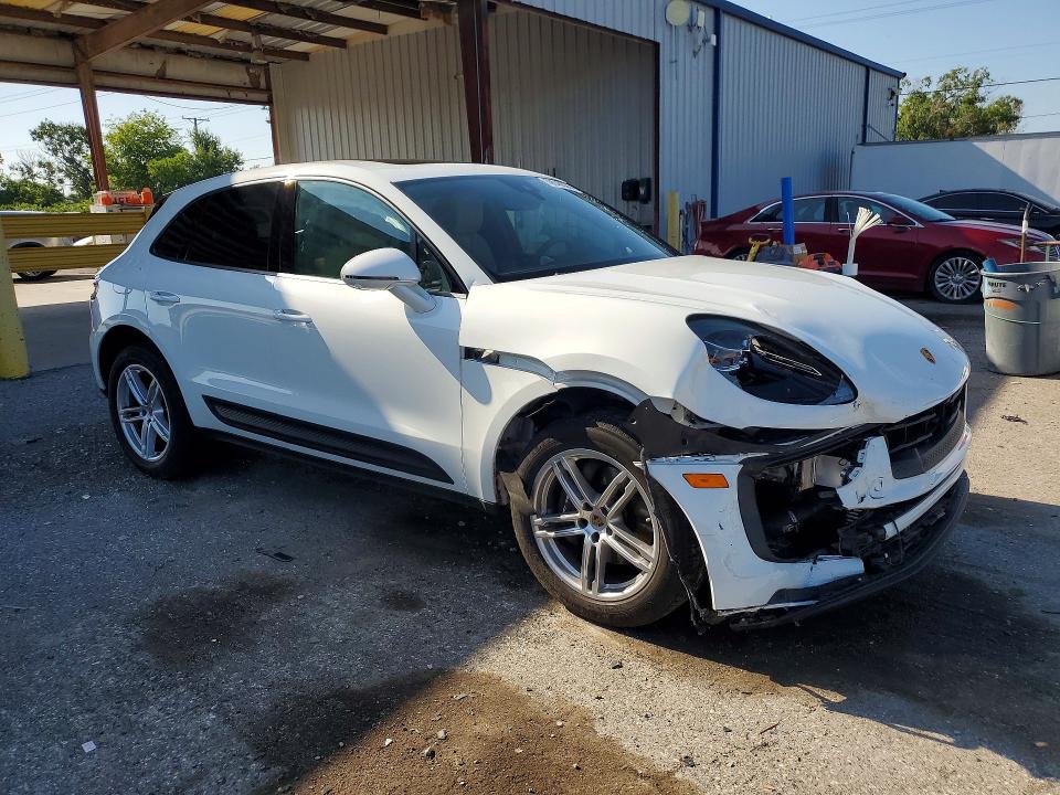 2024 Porsche Macan VIN WP1AA2A50RLB17417 COPART salvage auction — FRONT END, Fl - Certificate Of Destruction, sold $15 on 2026-07-31 (photo 4)