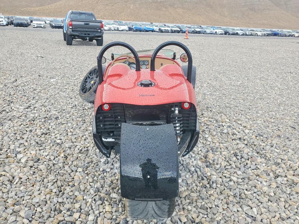 2022 Vanderhall Venice VIN 7KGTC2V33NR003185 COPART salvage auction — FRONT END, NV - SALVAGE TITLE, sold $7,100 on 2026-07-23 (photo 4)