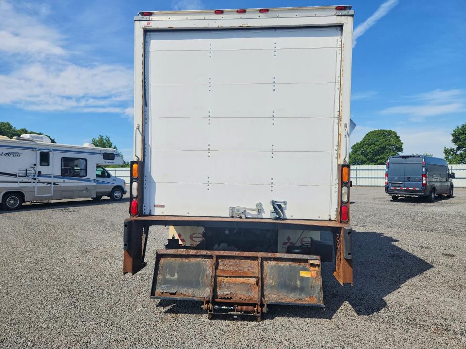 2019 Hino 155 VIN JHHYDM1H7KK007812 COPART salvage auction — ROOF, MA - CERT OF TITLE-SALVAGE, sold $300 on 2026-07-29 (photo 6)