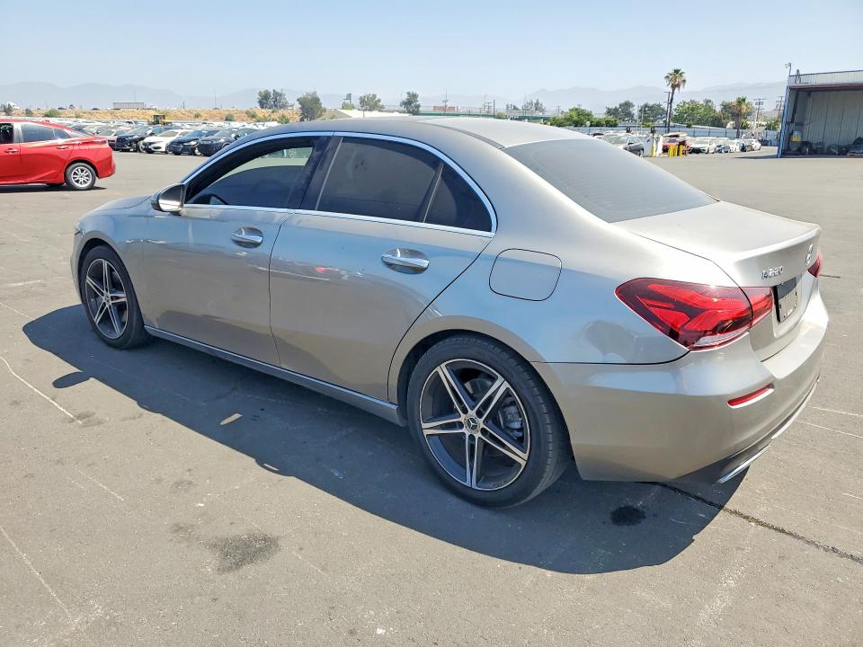 2019 Mercedes-benz VIN WDD3G4EB1KW016000 COPART salvage auction — MINOR DENT/SCRATCHES, Ca - Dis/Dlr/Exp Only Clean Title (P), sold $3,850 on 2026-07-27 (photo 2)