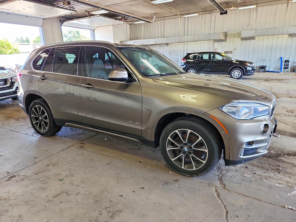 2018 BMW VIN 5UXKR0C52J0X98264 COPART salvage auction — MINOR DENT/SCRATCHES, Va - Certificate Of Title, sold $5,500 on 2026-08-01 (photo 4)
