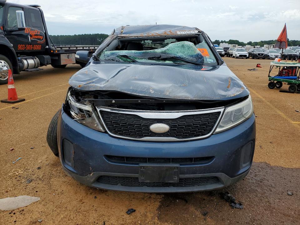 2015 Kia VIN 5XYKT3A65FG555775 COPART salvage auction — ROLLOVER, TX - CERTIFICATE OF TITLE, sold $700 on 2026-07-20 (photo 5)
