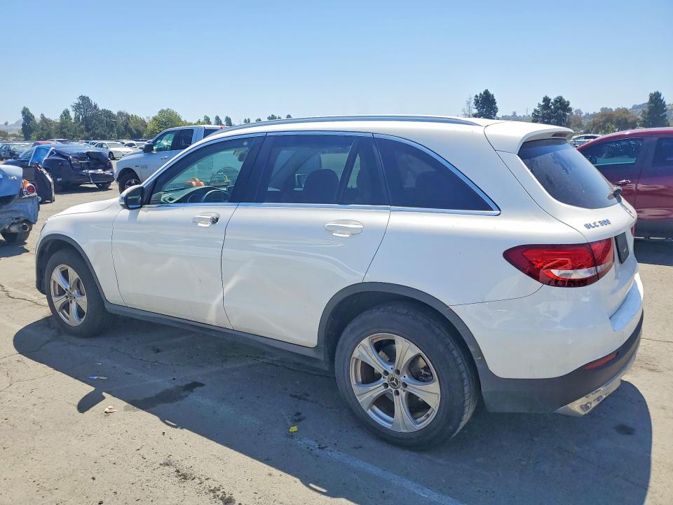 2018 Mercedes-benz Glc class VIN WDC0G4JBXJV025103 COPART salvage auction — FRONT END, CA - SALVAGE CERTIFICATE, sold $4,350 on 2026-07-17 (photo 2)
