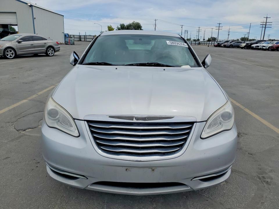 2011 Chrysler 200 VIN 1C3BC1FB3BN626389 COPART salvage auction — REAR END, Id - Salvage Certificate Of Title, sold $525 on 2026-07-09 (photo 5)