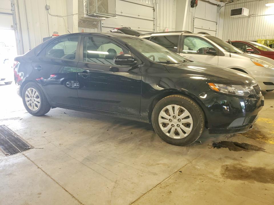 2013 Kia Forte VIN KNAFU4A23C5609707 COPART salvage auction — MECHANICAL, WI - CERTIFICATE OF TITLE, sold $425 on 2026-07-23 (photo 4)