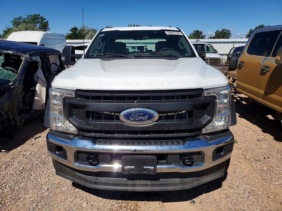 2022 Ford F-450 super duty VIN 1FD0W4HT0NEF82398 COPART salvage auction — Burn Engine, Mn - Cert Of Title-Salvage, sold $17,200 on 2026-07-07 (photo 5)