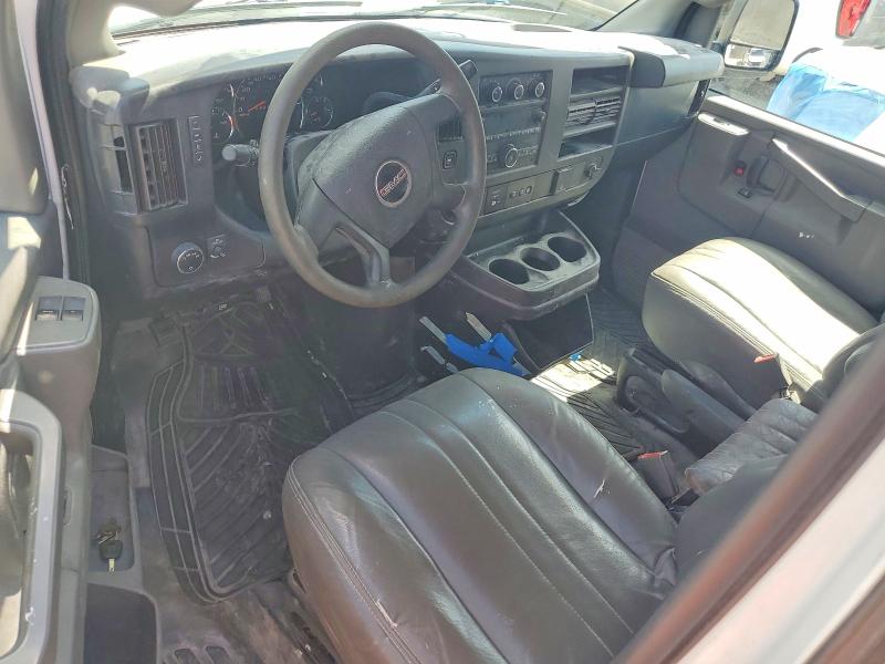 2018 Gmc Savana VIN 1GTW7AFP7J1342878 COPART salvage auction — MINOR DENT/SCRATCHES, FL - CERTIFICATE OF TITLE, sold $2,850 on 2026-07-29 (photo 8)