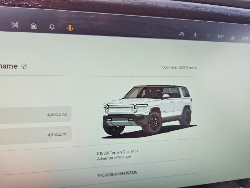 2025 Rivian R1s VIN 7PDSGBBAXSN052336 COPART salvage auction — FRONT END, Salvage Title, sold $20,400 on 2026-08-19 (photo 9)