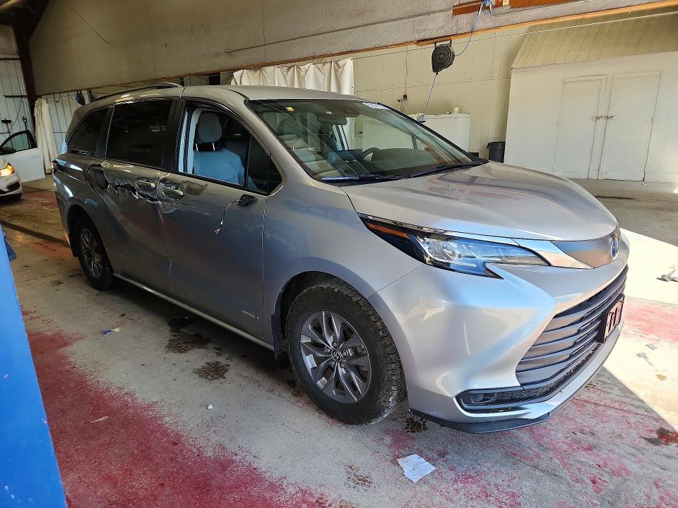 2021 Toyota Sienna VIN 5TDKRKEC4MS068625 COPART salvage auction — SIDE, Pa - Certificate Of Salvage, sold $13,700 on 2026-07-13 (photo 4)