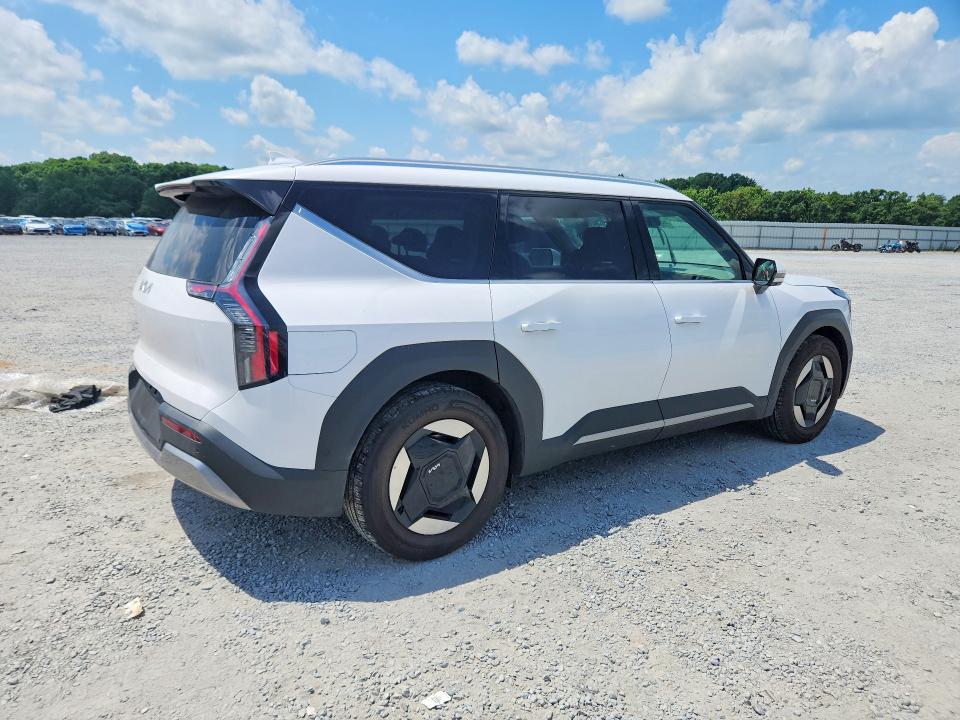 2026 Kia Ev9 VIN 5XYAFFS54TG010141 COPART salvage auction — ROOF, Nc - Salvage Certificate Of Title, sold $9,700 on 2026-07-29 (photo 3)