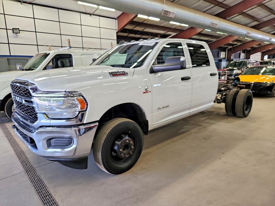 2022 Ram 3500 VIN 3C63RRGL7NG135588 — COPART salvage auction photo