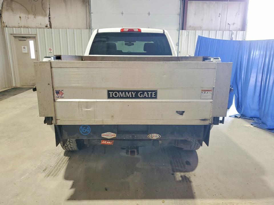 2015 Chevrolet Silverado 3500 VIN 1GC4KZC83FF138817 COPART salvage auction — MINOR DENT/SCRATCHES, WV - CERTIFICATE OF TITLE (P), sold $7,800 on 2026-07-30 (photo 6)