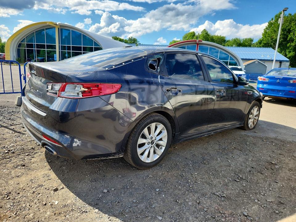 2017 Kia VIN 5XXGT4L37HG123792 COPART salvage auction — VANDALISM, Fl - Certificate Of Title, sold $1,700 on 2026-07-31 (photo 3)