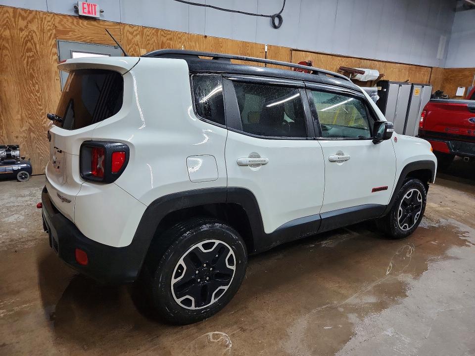 2017 Jeep Renegade VIN ZACCJBCBXHPF75392 COPART salvage auction — FRONT END, Mi - Certificate Of Title, sold $2,350 on 2026-08-05 (photo 3)
