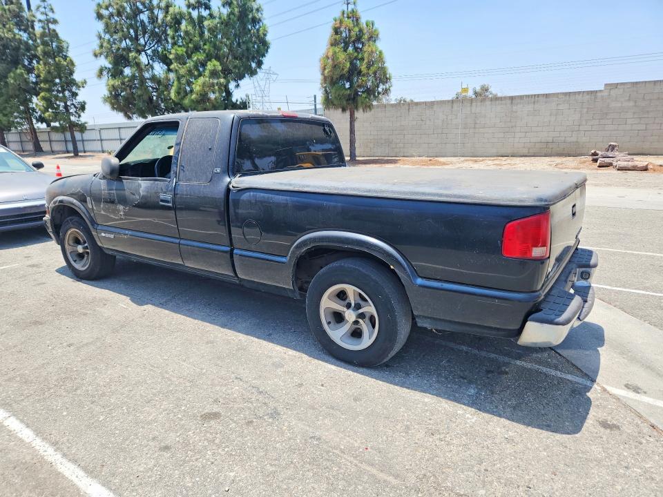 2003 Chevrolet S truck VIN 1GCCS19X338126811 COPART salvage auction — MINOR DENT/SCRATCHES, Ca - Dis/Dlr/Exp Only Clean Title, sold $525 on 2026-07-02 (photo 2)