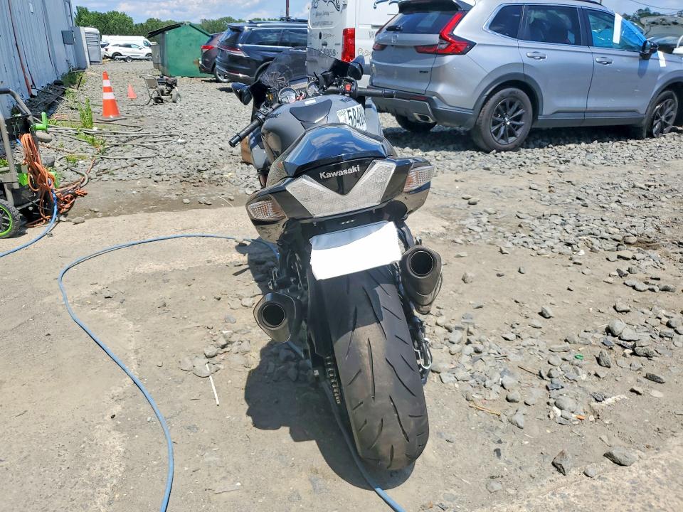 2022 Kawasaki VIN JKBZXNJ13NA015042 COPART salvage auction — ROLLOVER, NY - MV-907A SALVAGE CERTIFICATE, sold $3,000 on 2026-07-29 (photo 4)