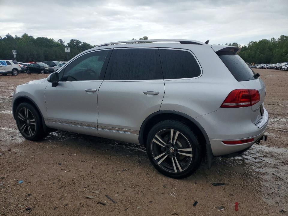2012 Volkswagen Touareg VIN WVGFF9BP2CD002994 COPART salvage auction — REAR END, Va - Cert Of Title - Salvage, sold $925 on 2026-07-06 (photo 2)