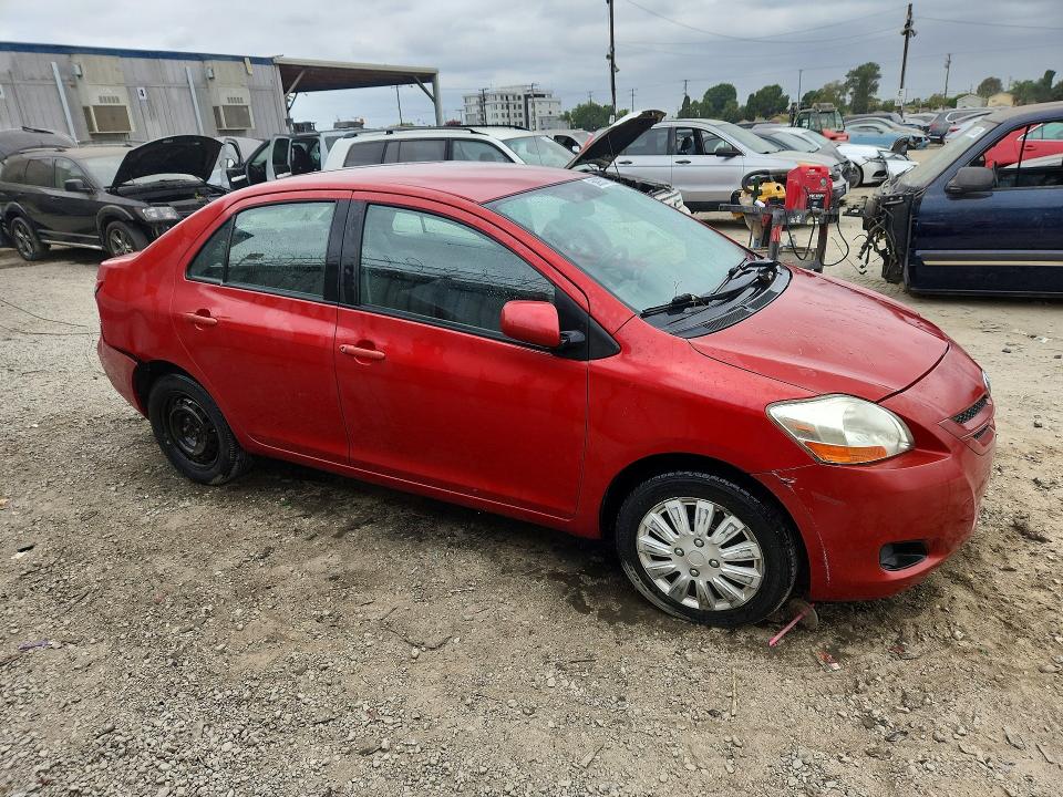 2007 Toyota Yaris VIN JTDBT923671010967 COPART salvage auction — SIDE, Mt - Dis/Dlr/Exp Only Clean Title, sold $550 on 2026-07-20 (photo 4)