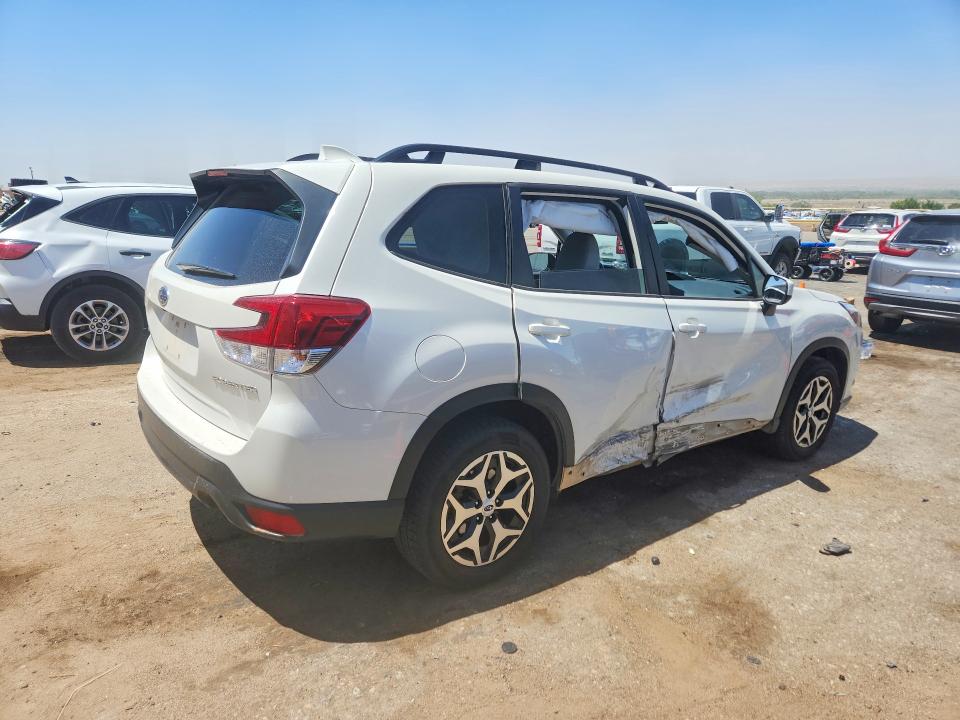 2022 Subaru Forester VIN JF2SKADC7NH444743 COPART salvage auction — SIDE, Nm - Cert Of Title-Salvage, sold $5,600 on 2026-07-27 (photo 3)