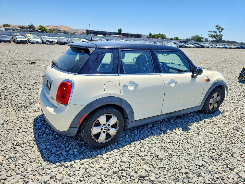 2015 Mini Cooper VIN WMWXS5C51FT829015 COPART salvage auction — VANDALISM, Ca - Salvage Certificate, sold $1,100 on 2026-08-10 (photo 3)