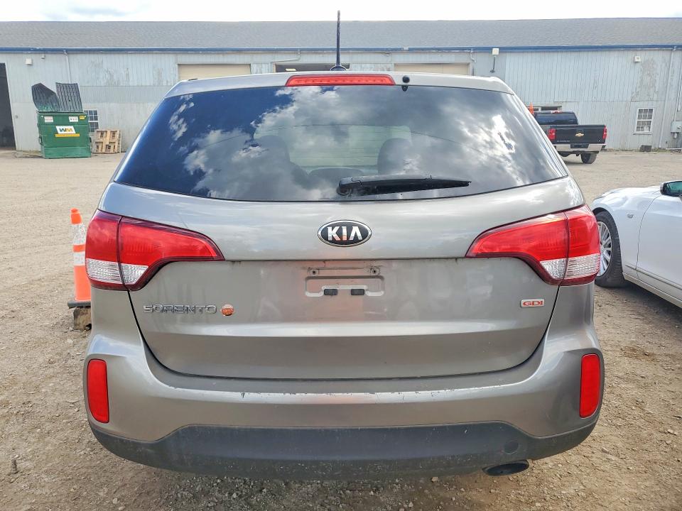 2015 Kia Sorento VIN 5XYKT3A60FG629622 COPART salvage auction — MECHANICAL, Mi - Dealer Only Clean Title, sold $625 on 2026-07-29 (photo 6)