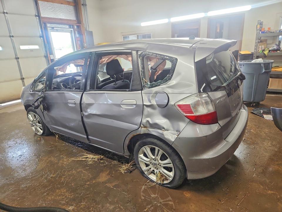 2009 Honda Fit VIN JHMGE88409S029391 COPART salvage auction — ROLLOVER, IL - JUNKING CERT OF A VEHICLE, sold $175 on 2026-07-13 (photo 2)
