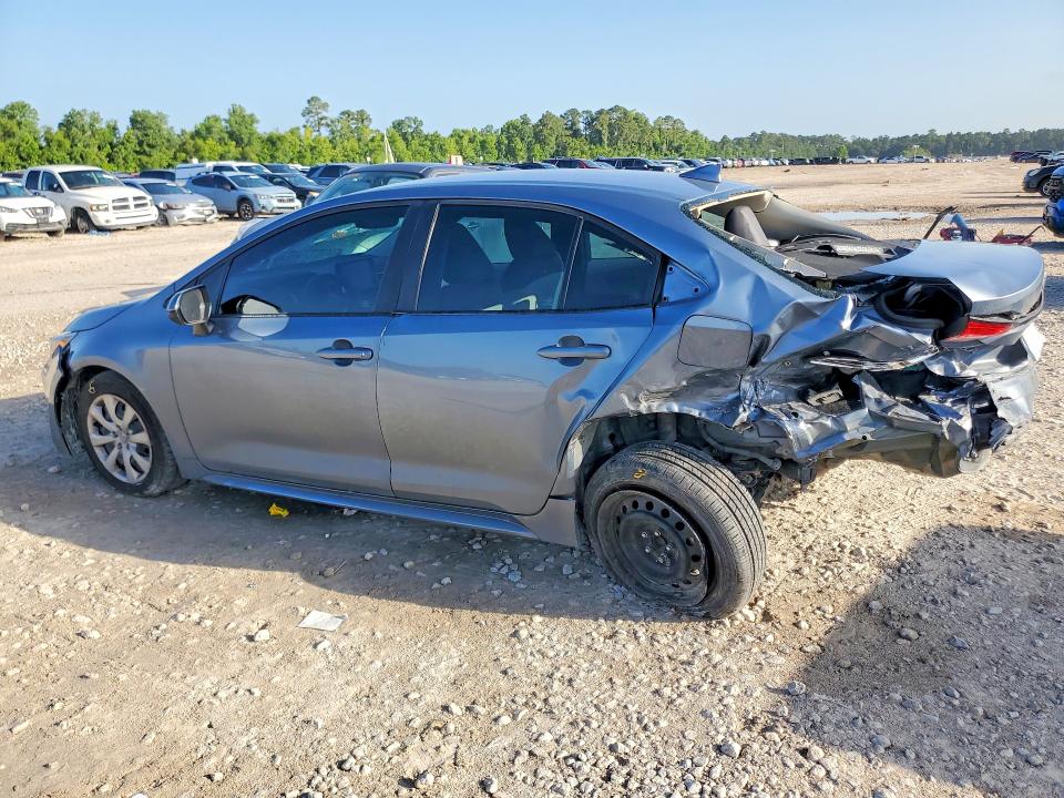 2022 Toyota Corolla VIN 5YFEPMAE2NP363612 COPART salvage auction — REAR END, Tx - Salvage Vehicle Title, sold $3,200 on 2026-07-31 (photo 2)